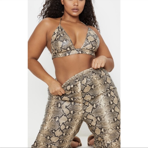 NWT PrettyLittleThing Plus Taupe Snake Print Pocket Detail Crop Trousers - Picture 2 of 9